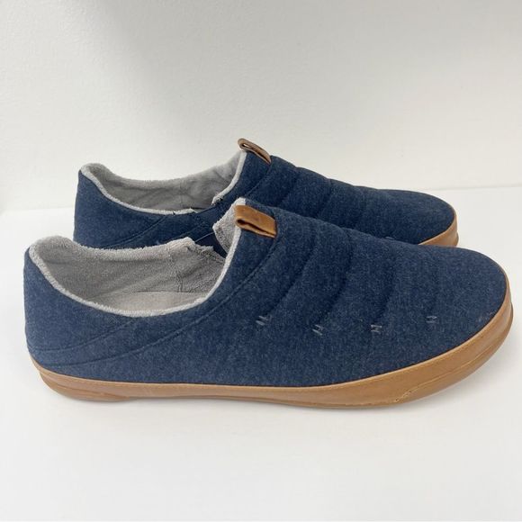 OluKai Other - OluKai Mahana Trench Blue Convertible Quilted Men’s Slipper Size 13
